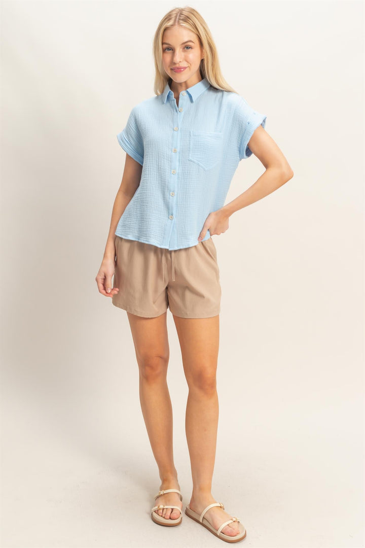 ROLLED SHORT SLEEVE COLLARED BUTTON UP TOP - BLUE