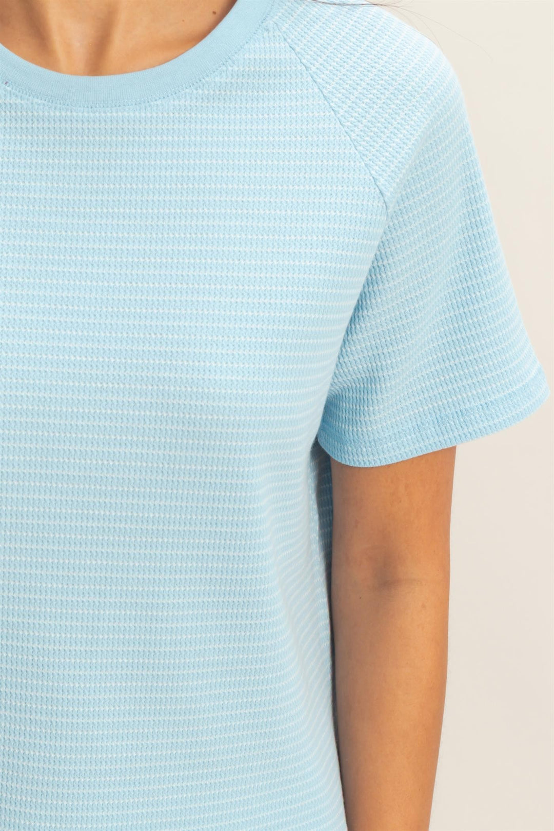 RAGLAN SHORT SLEEVE TEXTURED STRIPED TOP - BABY BLUE