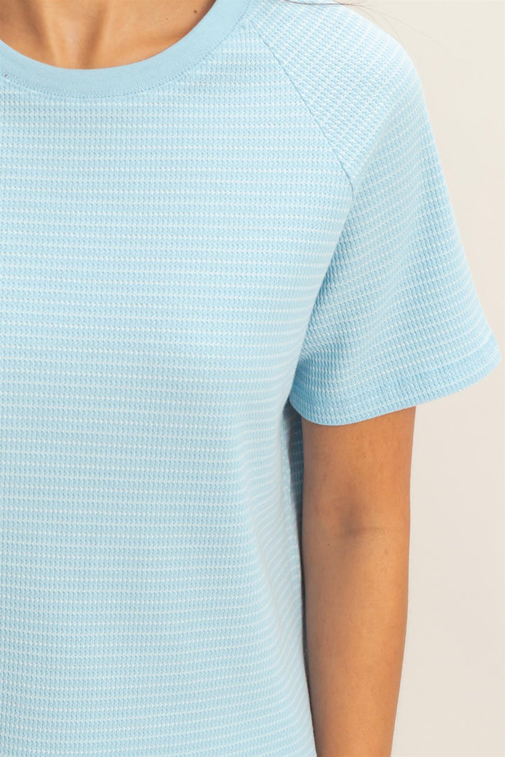 RAGLAN SHORT SLEEVE TEXTURED STRIPED TOP - BABY BLUE