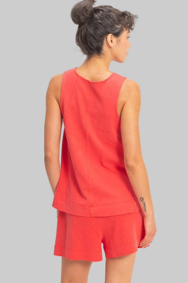 SLEEVELESS ROUND NECK FLOWY TOP - RED