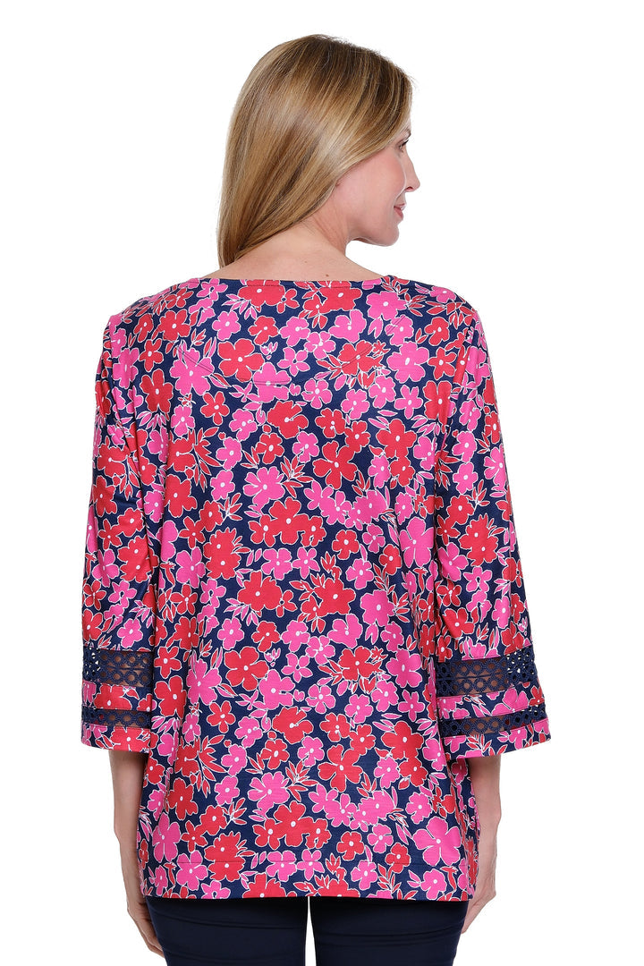 3/4 SLEEVE WIDE NECK BUTTON SIDE HEM VENT TOP - FLORAL PINK/NAVY/RED