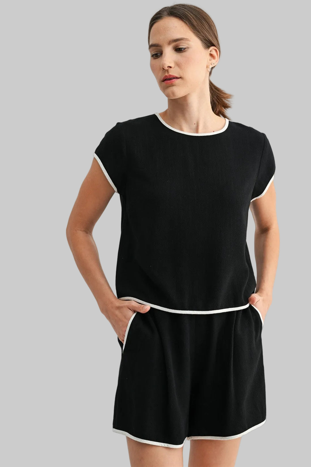 CAP SLEEVE TOP W/CONTRAST DETAIL - BLACK/WHITE