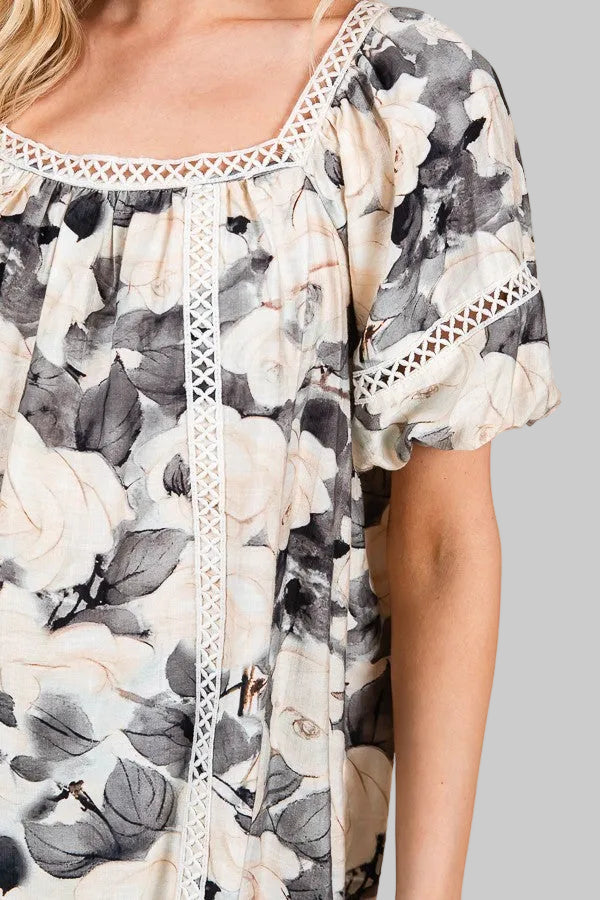 SHORT PUFF SLEEVE FLORAL PRINT &amp; LACE TRIM BLOUSE - BLACK COMBO