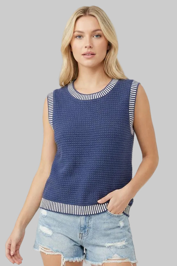 TEXTURED COLOR ACCENT SLEEVELESS KNIT TOP - NAVY