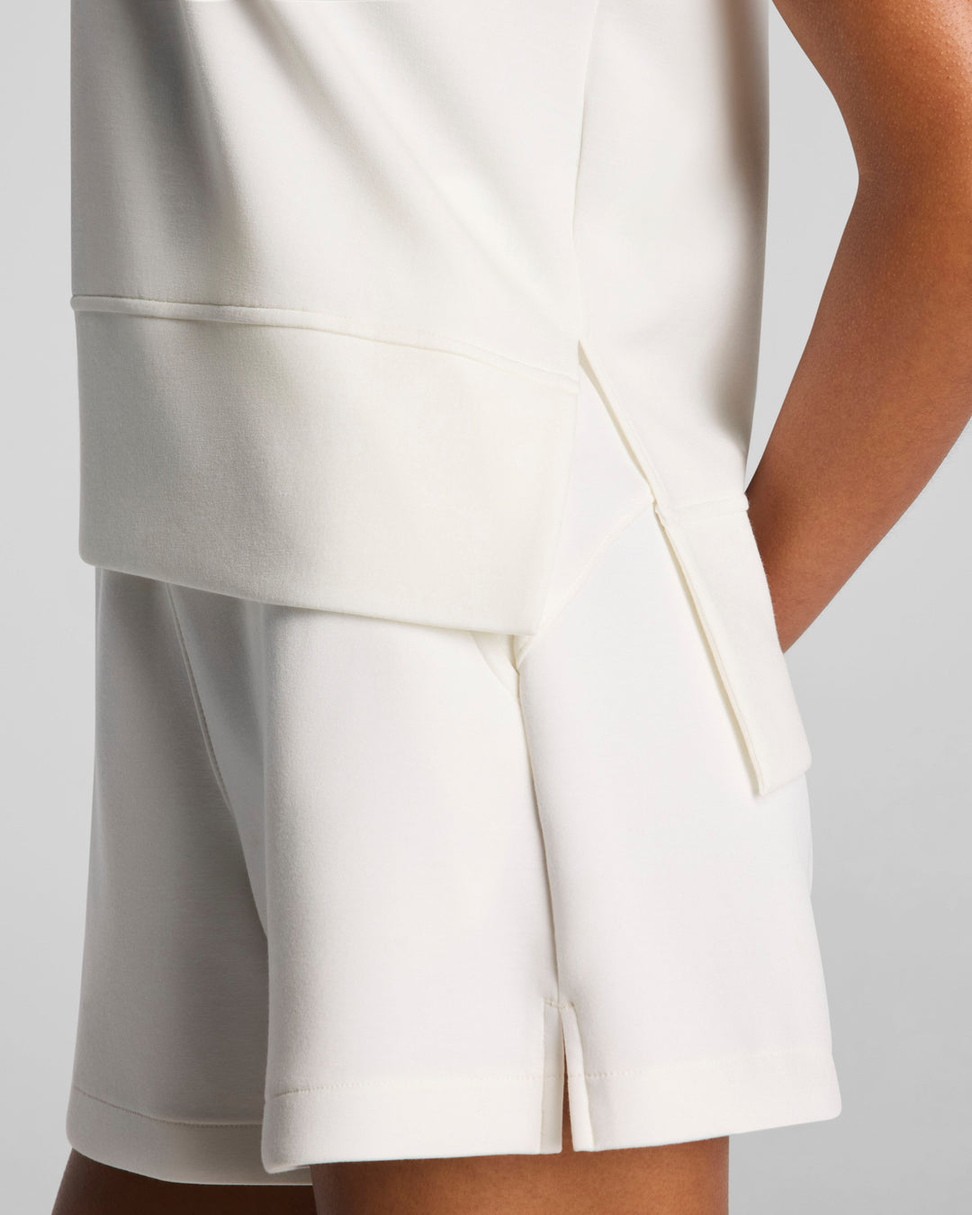 SPANX AIRESSENTIALS CREWNECK TEE - POWDER