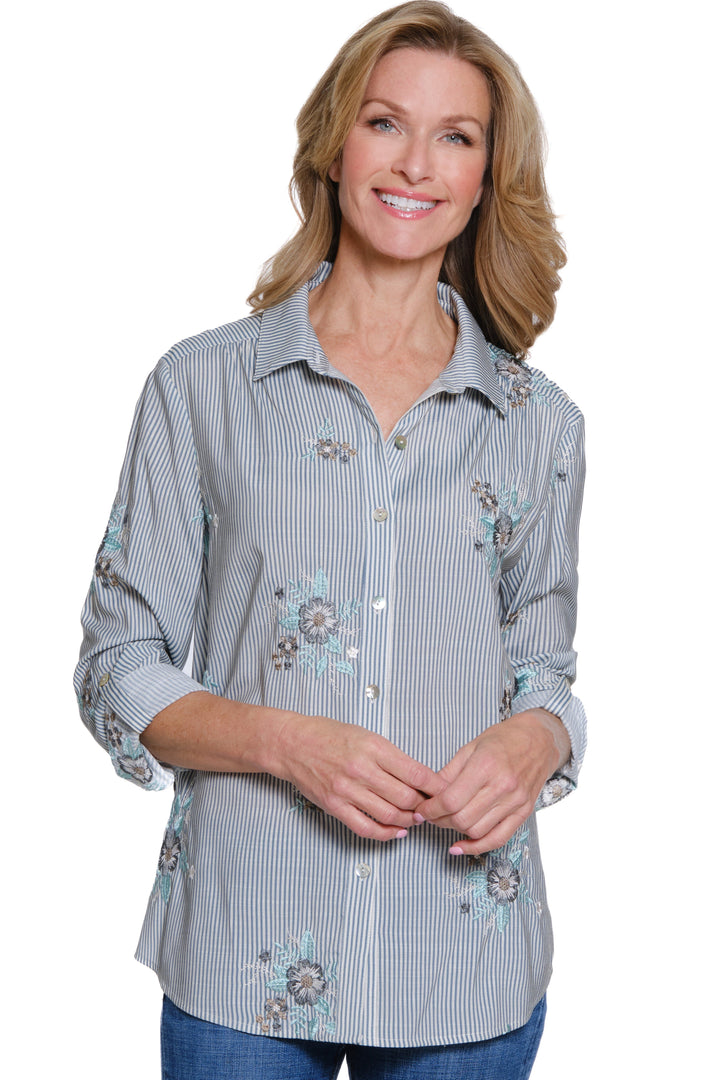 ROLL TAB BUTTON FRONT HI/LO SHIRT W/EMBROIDERY - CHAMBRAY