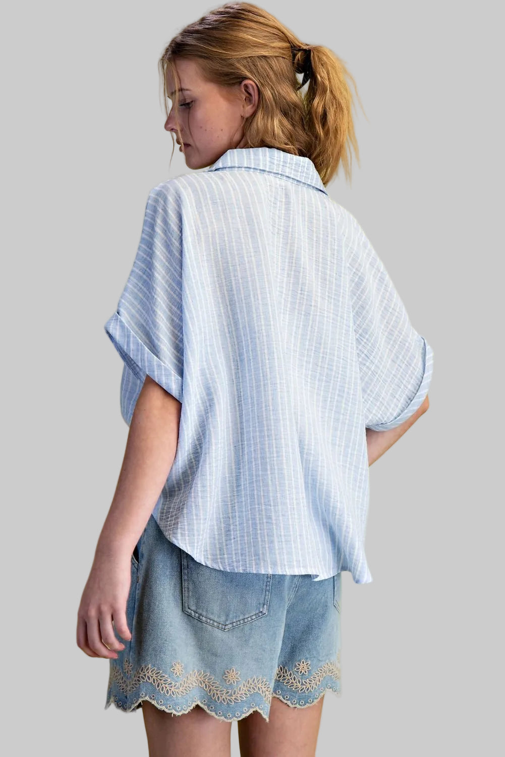 STRIPED LINEN BUTTON DOWN TIE FRONT CROP SHIRT - BLUE