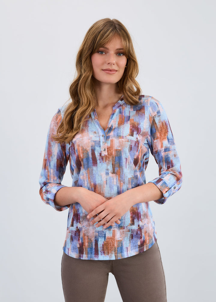 3/4 SLEEVE HENLEY PRINTED TOP - ROOKERY LT BLUE