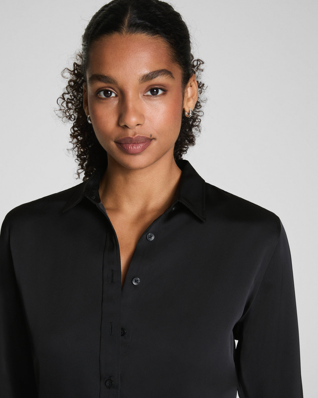SPANX BETTER THAN SILK BUTTON DOWN TOP - CLASSIC BLACK