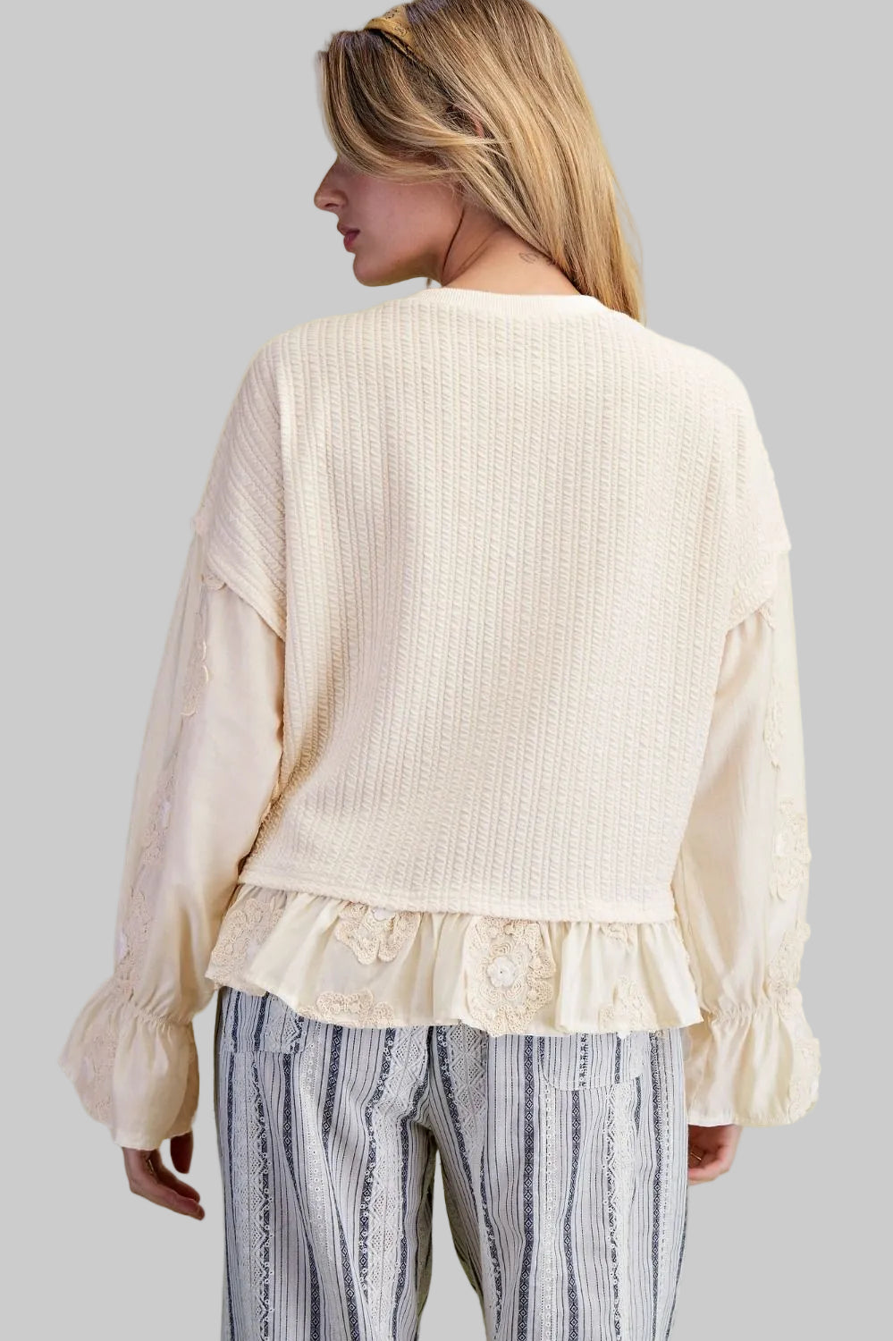 L/S RUFFLE HEM LOOSE FIT TOP - IVORY