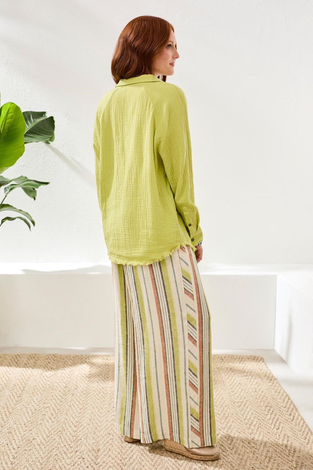 RAGLAN SLEEVE SHIRT W/RAW EDGE HEM - GREEN BANANA