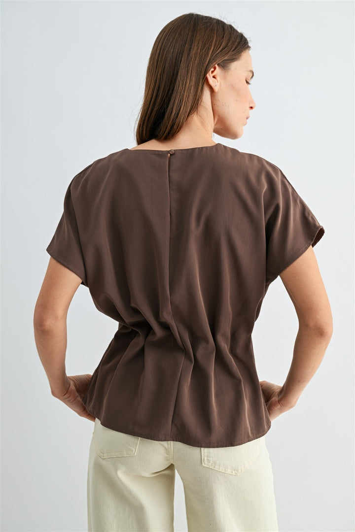 WIDE SHOULDER WAIST PLEATED TOP - BROWN