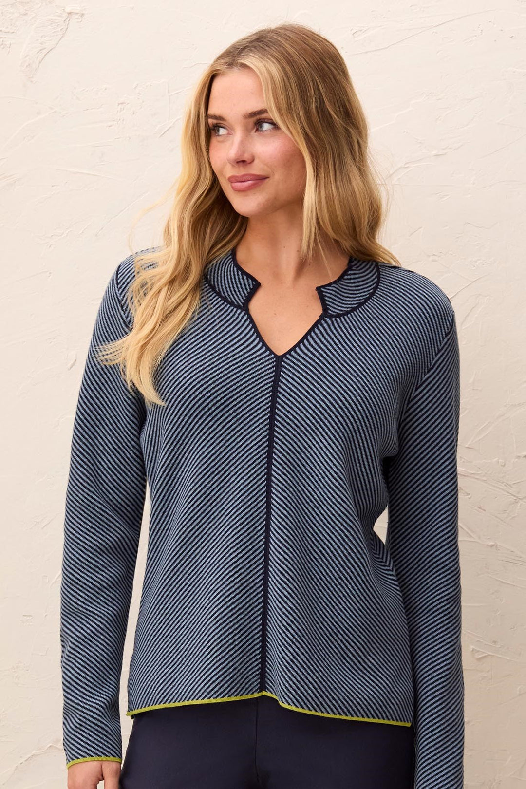 LONG SLEEVE SPLIT NECK SWEATER WITH TIPING - BLUE FOG