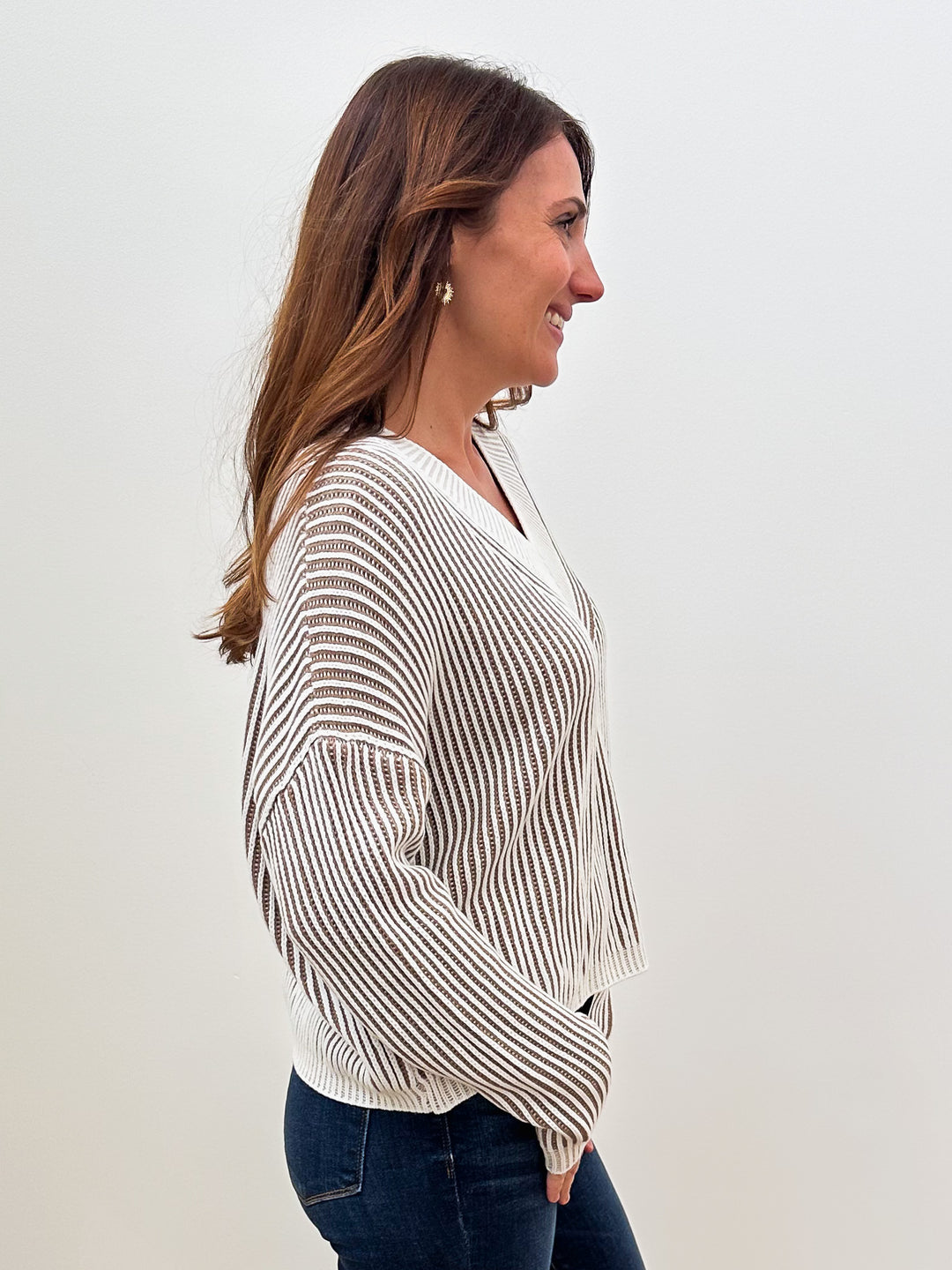 L/S STRIPED V-NECK RIBBED SWEATER - TAUPE