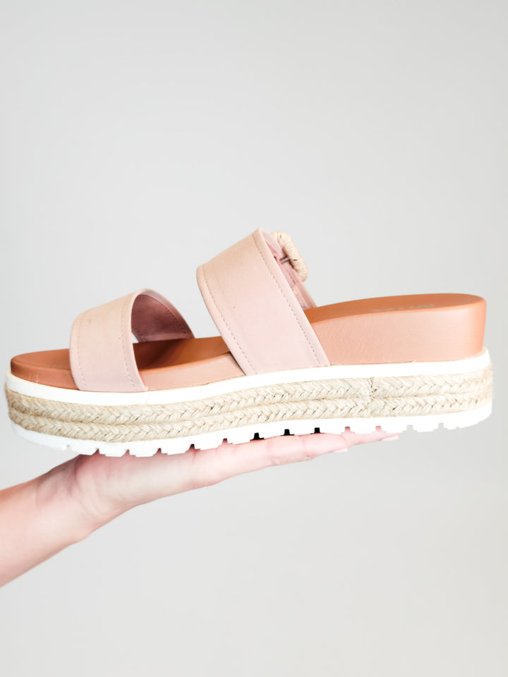 MIA KENZY PLATFORM SANDALS - BLUSH