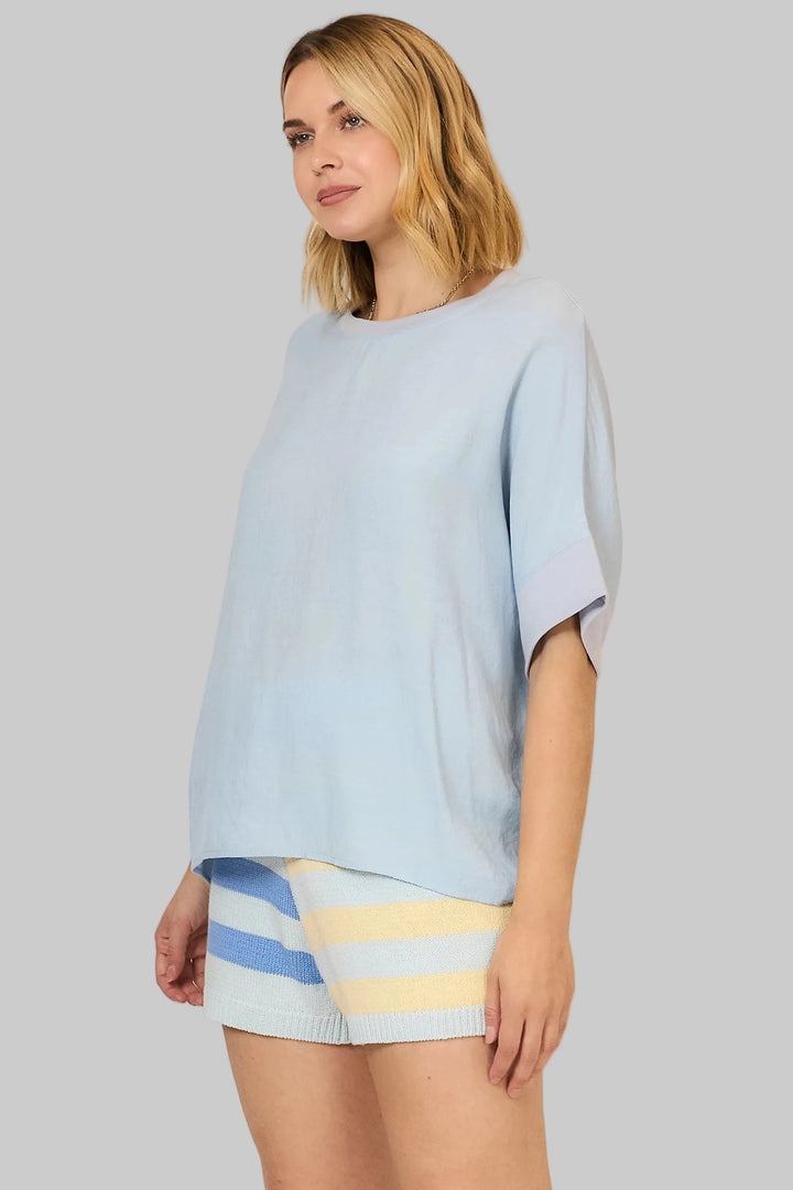 DOLMAN SHORT SLEEVE CONTRAST HEM TOP - LIGHT BLUE