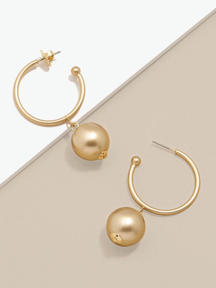 C-HOOP WITH GOLD BEAD EARRING - MATTE GOLD