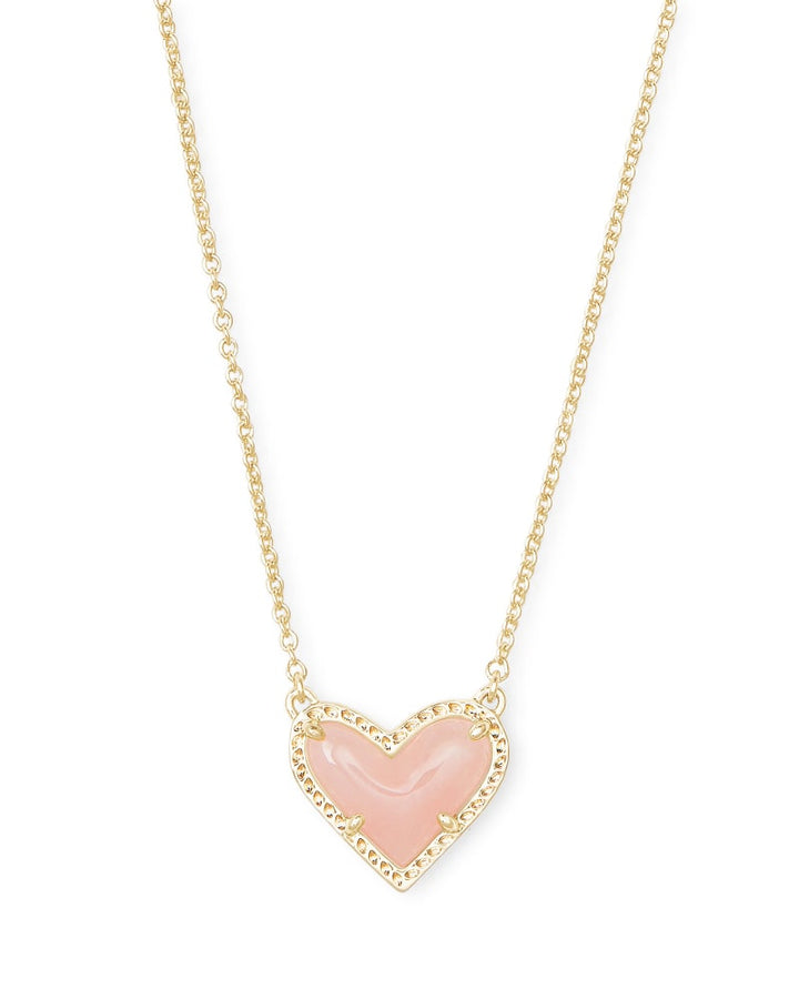 KENDRA SCOTT ARI HEART SHORT PENDANT NECKLACE - GOLD ROSE QUARTZ