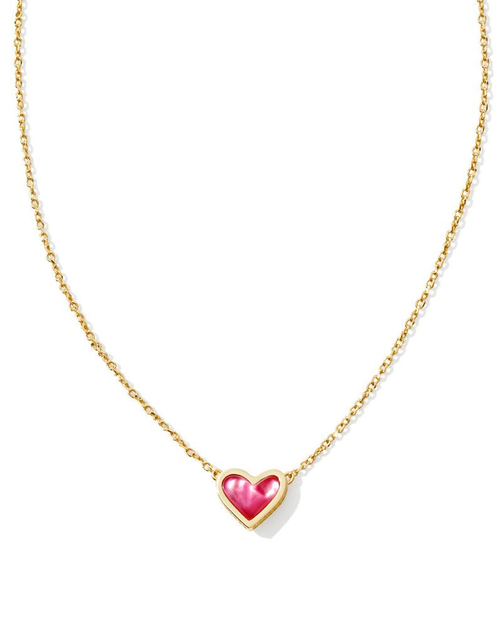 FRAMED ARI HEART SHORT PENDANT NECKLACE - GOLD AZALEA ILLUSION