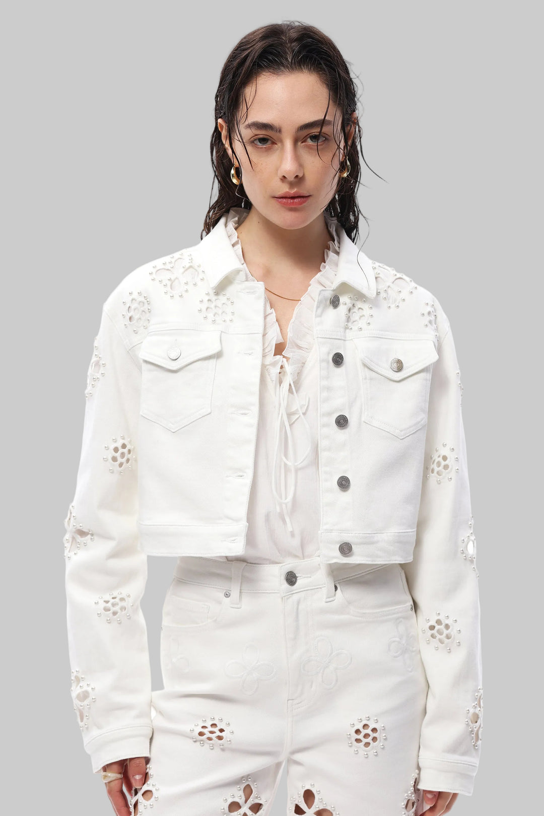 BAYEAS CROPPED EMBROIDERED DENIM JACKET - WHITE